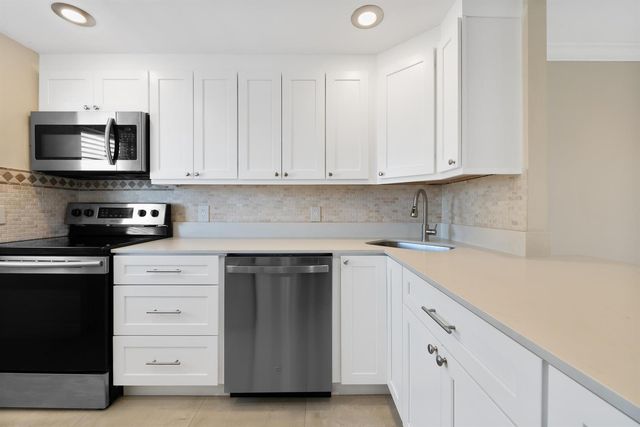 400 N FEDERAL Highway 408, Deerfield Beach, FL 33441