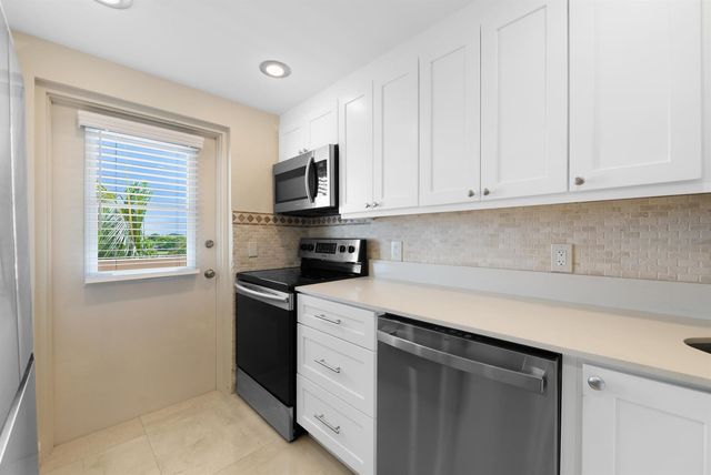 400 N FEDERAL Highway 408, Deerfield Beach, FL 33441