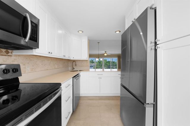 400 N FEDERAL Highway 408, Deerfield Beach, FL 33441