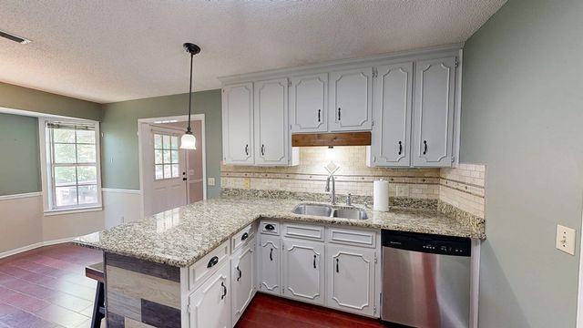 108 Melissa Lane, Headland, AL 36345