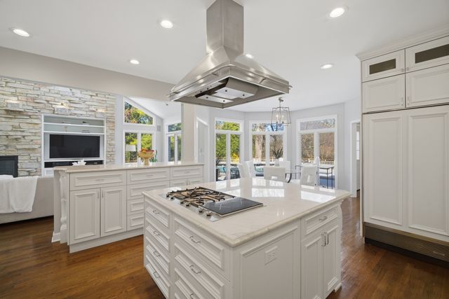 406 Woodley Woods, Winnetka, IL 60093