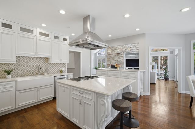 406 Woodley Woods, Winnetka, IL 60093