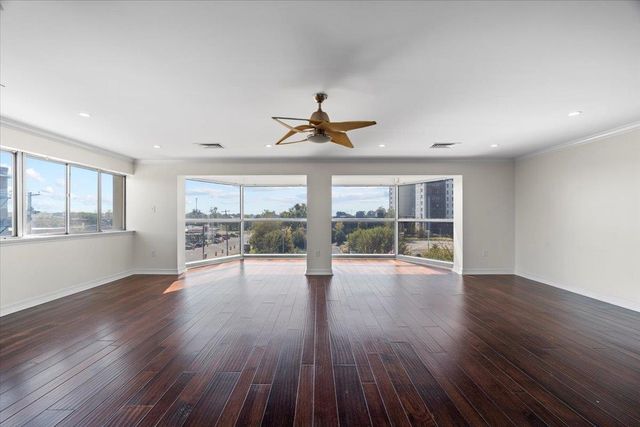 655 S Riverside Dr Apt 308, Memphis, TN 38103