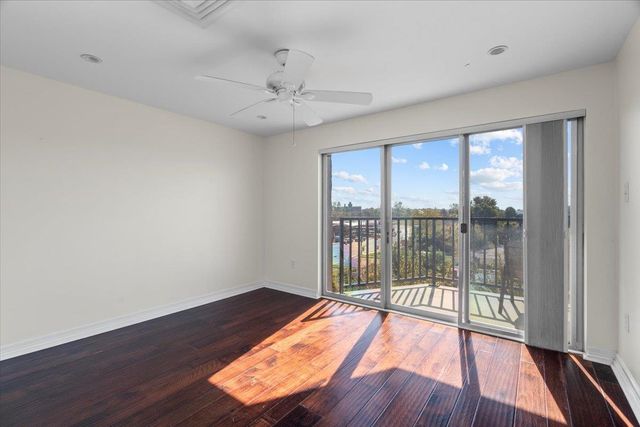 655 S Riverside Dr Apt 308, Memphis, TN 38103