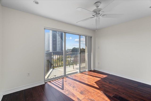 655 S Riverside Dr Apt 308, Memphis, TN 38103