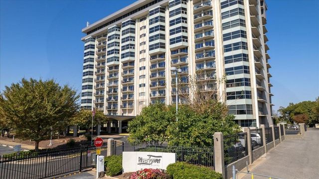 655 S Riverside Dr Apt 308, Memphis, TN 38103