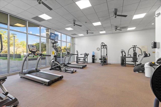 655 S Riverside Dr Apt 308, Memphis, TN 38103