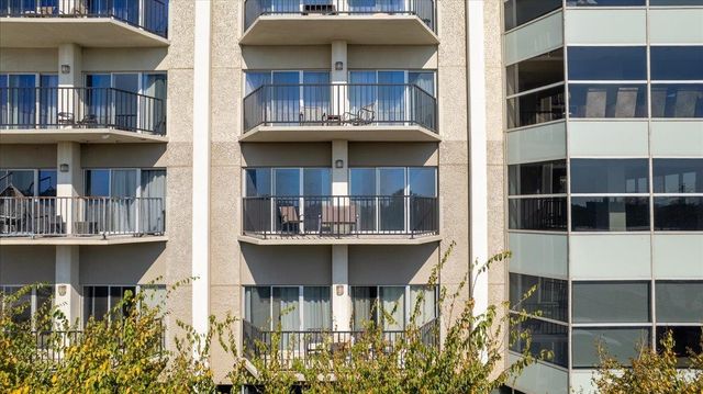 655 S Riverside Dr Apt 308, Memphis, TN 38103