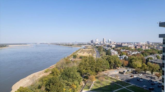 655 S Riverside Dr Apt 308, Memphis, TN 38103
