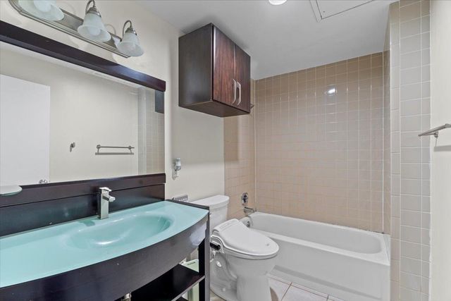 655 S Riverside Dr Apt 308, Memphis, TN 38103