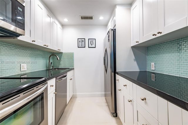 1061 Exeter D 1061 D, Boca Raton, FL 33434