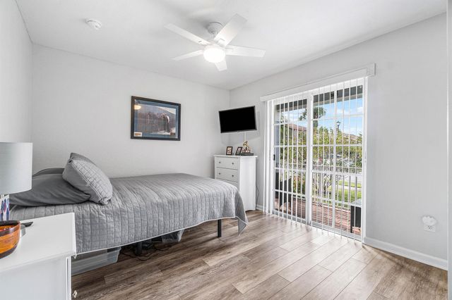 5112 Aurora Lake Circle, Greenacres, FL 33463