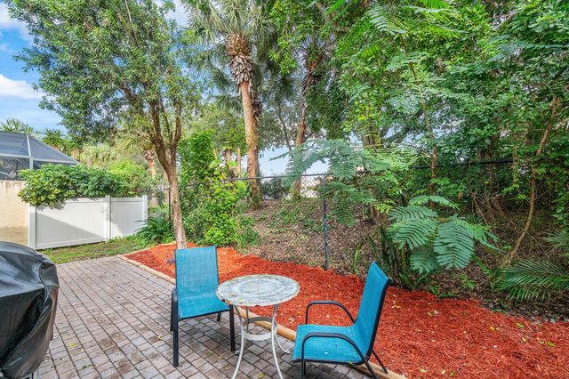 5112 Aurora Lake Circle, Greenacres, FL 33463