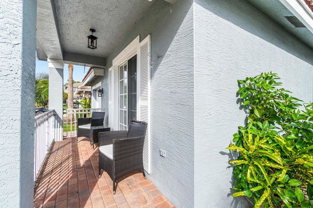 5112 Aurora Lake Circle, Greenacres, FL 33463