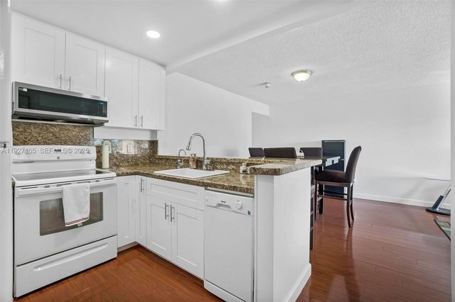 3545 NE 167th St 208, North Miami Beach, FL 33160