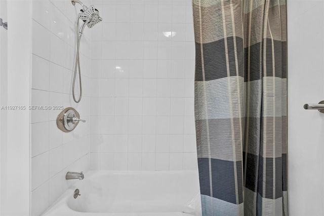 3545 NE 167th St 208, North Miami Beach, FL 33160