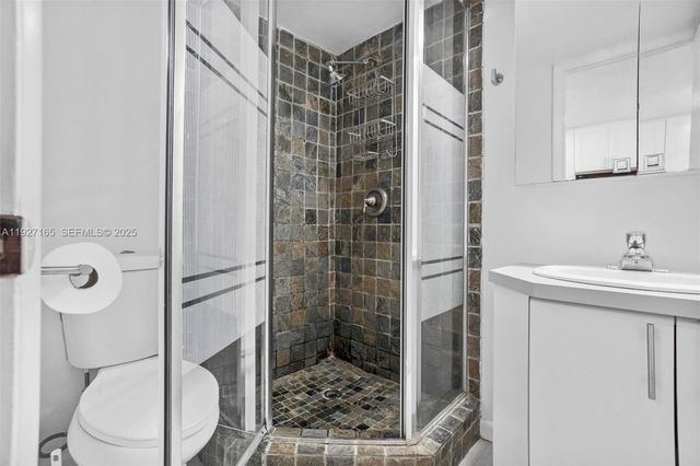 3545 NE 167th St 208, North Miami Beach, FL 33160