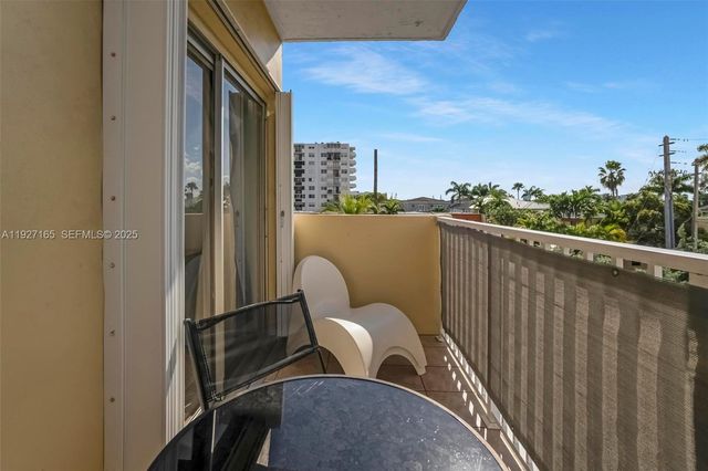 3545 NE 167th St 208, North Miami Beach, FL 33160