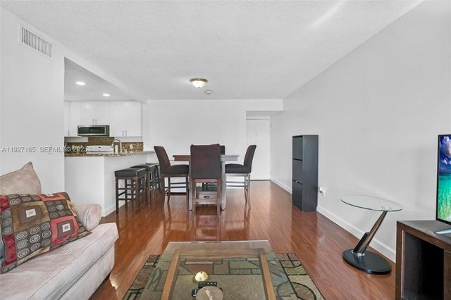 3545 NE 167th St 208, North Miami Beach, FL 33160