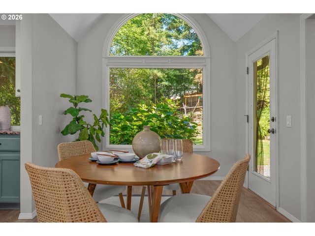 5575 SUNCREEK Dr, Lake Oswego, OR 97035