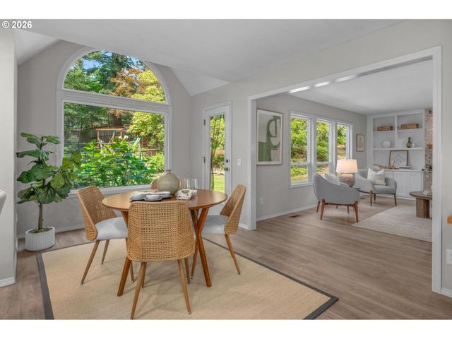 5575 SUNCREEK Dr, Lake Oswego, OR 97035