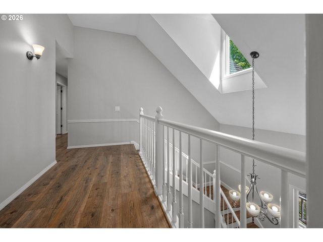 5575 SUNCREEK Dr, Lake Oswego, OR 97035