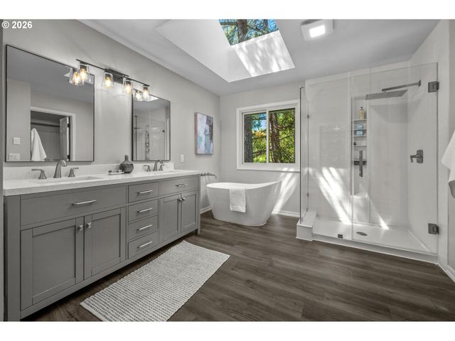 5575 SUNCREEK Dr, Lake Oswego, OR 97035