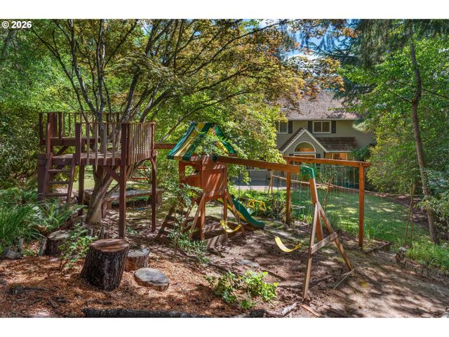 5575 SUNCREEK Dr, Lake Oswego, OR 97035