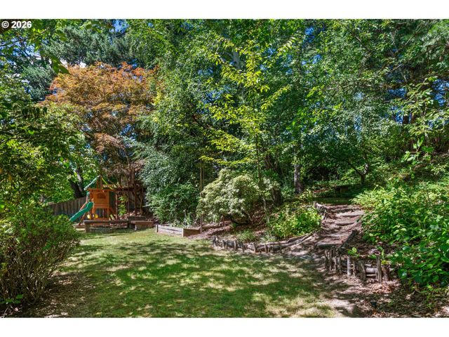 5575 SUNCREEK Dr, Lake Oswego, OR 97035
