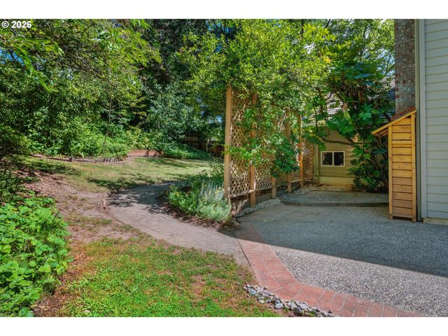 5575 SUNCREEK Dr, Lake Oswego, OR 97035