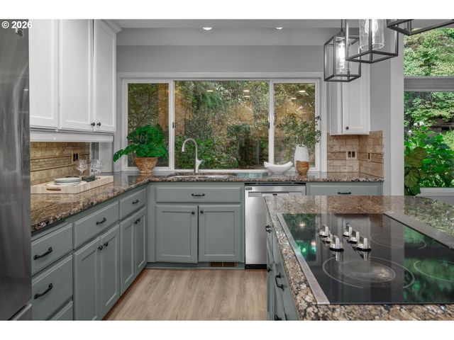 5575 SUNCREEK Dr, Lake Oswego, OR 97035
