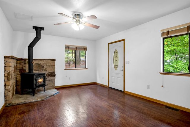 2923 Kimberly Ln, Pollock Pines, CA 95726