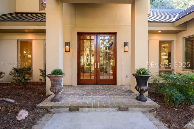 65 N Port Royal Dr, Hilton Head Island, SC 29928