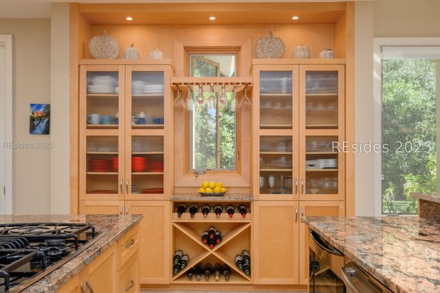 65 N Port Royal Dr, Hilton Head Island, SC 29928