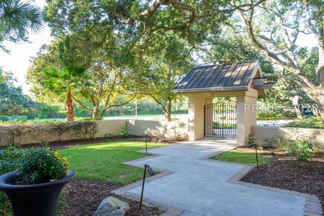 65 N Port Royal Dr, Hilton Head Island, SC 29928