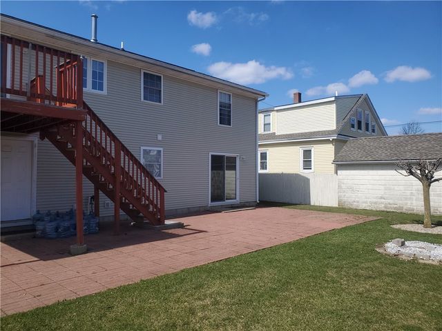 35 Ferncliff Avenue, North Providence, RI 02911