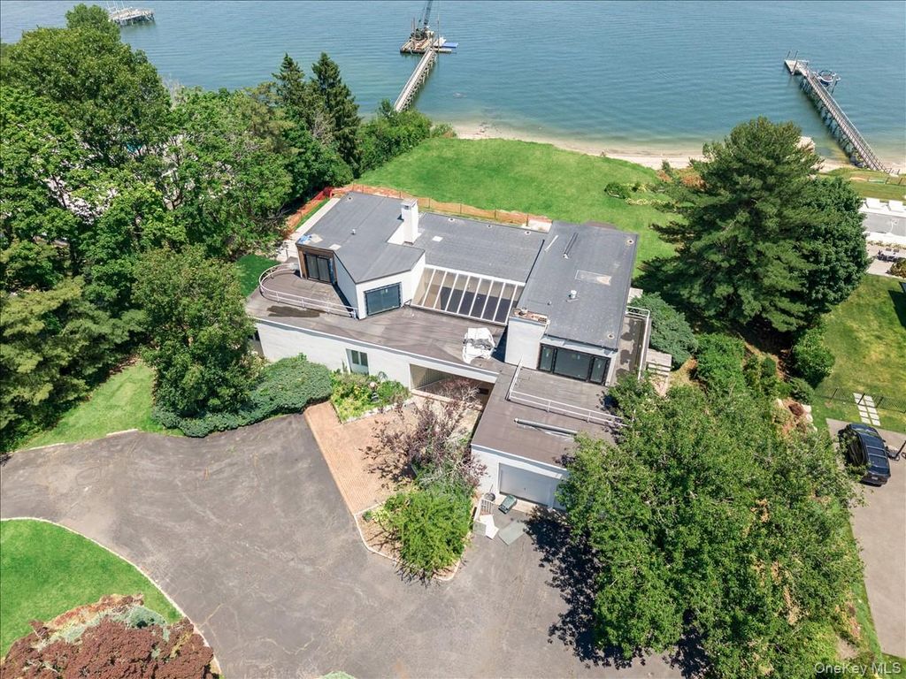 2 Todd Drive, Sands Point, NY 11050 — photo 2