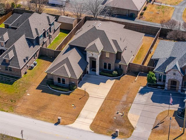 2608 Kuykendall Drive, Arlington, TX 76001