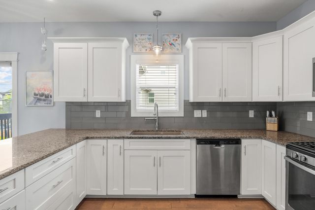 400 SE Tallgrass Lane, Waukee, IA 50263