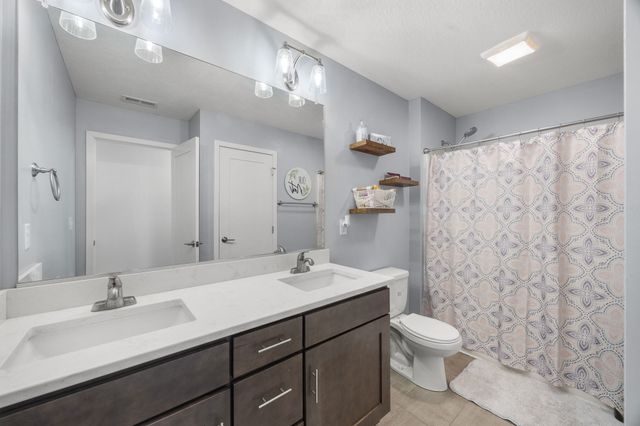 400 SE Tallgrass Lane, Waukee, IA 50263