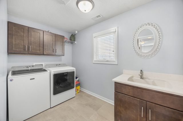 400 SE Tallgrass Lane, Waukee, IA 50263
