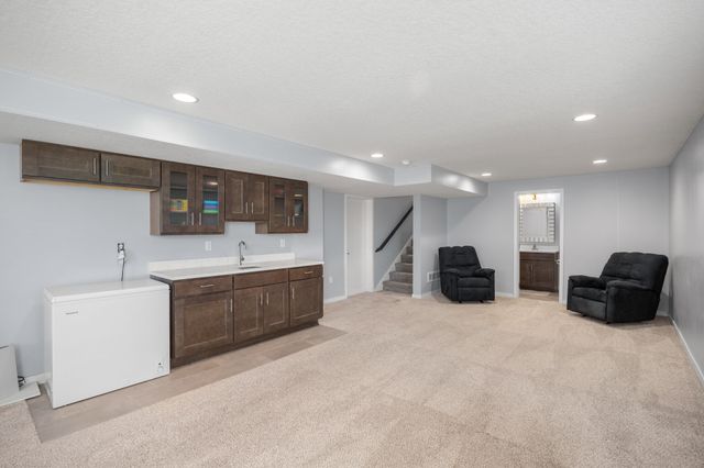 400 SE Tallgrass Lane, Waukee, IA 50263