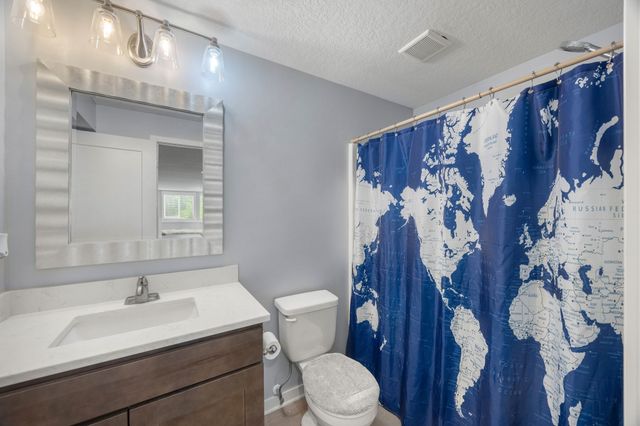 400 SE Tallgrass Lane, Waukee, IA 50263