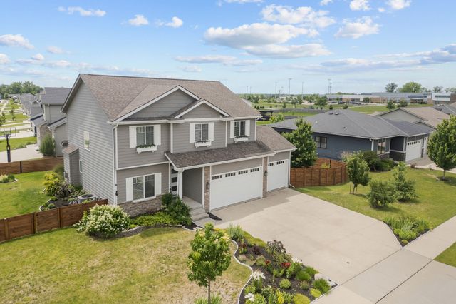 400 SE Tallgrass Lane, Waukee, IA 50263