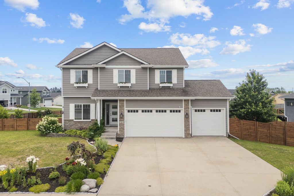 400 SE Tallgrass Lane, Waukee, IA 50263