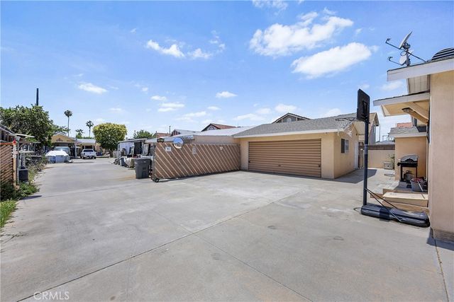 546 E 220th Street, Carson, CA 90745