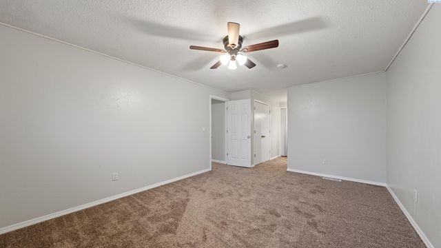 1001 S Benton, Kennewick, WA 99336