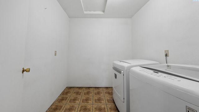 1001 S Benton, Kennewick, WA 99336