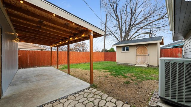 1001 S Benton, Kennewick, WA 99336