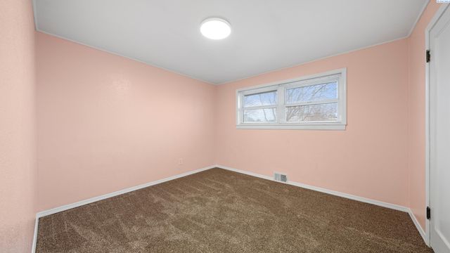 1001 S Benton, Kennewick, WA 99336